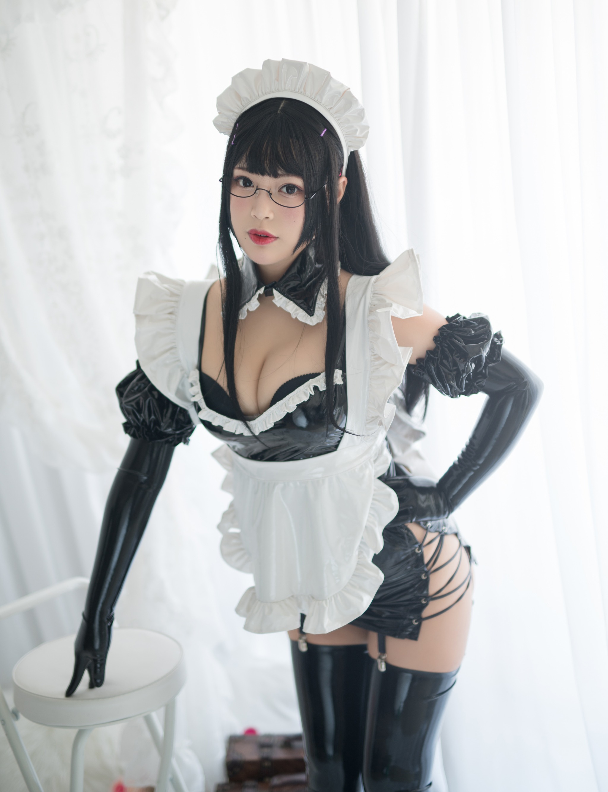 白烨烨_ - NO.001 白烨 傲娇女仆长 [63P18V]-XikXak
